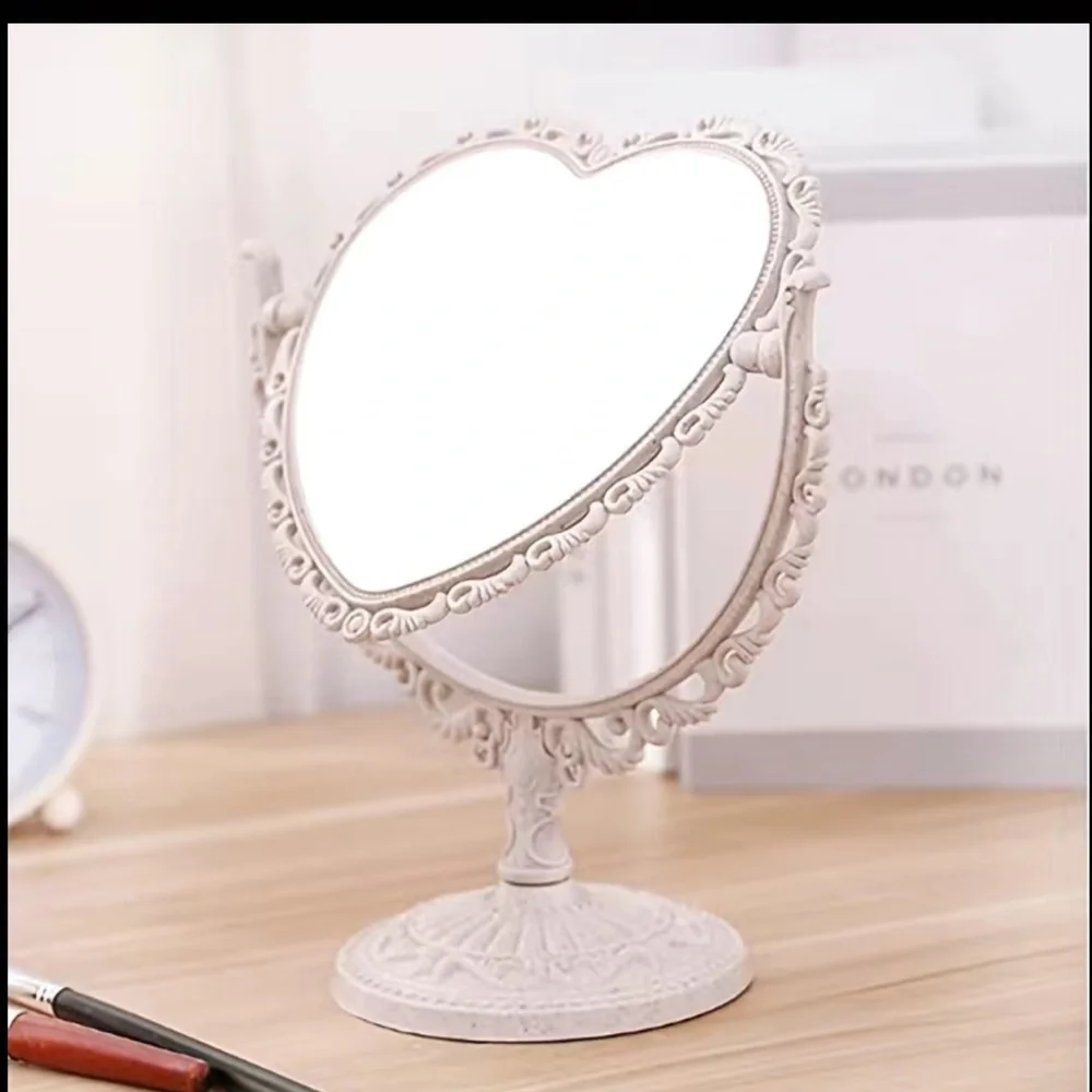 Double sided heart shaped vanity mirror (3 colors available)